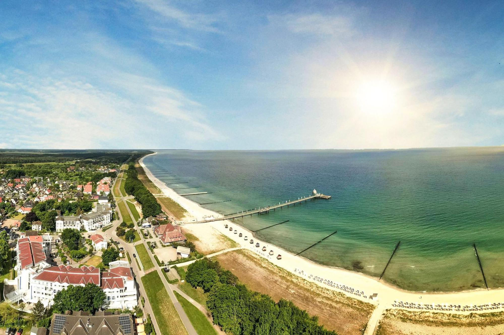 Leuchtturm An Der Seebruecke